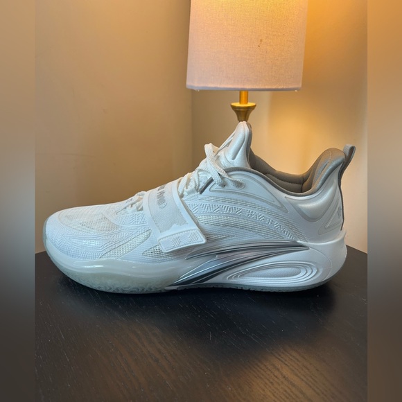 Anta Kai 1 - Size 15 - Triple White - Good Condition - w/box - Rare Size 🔥🔥🔥 - Picture 2 of 8